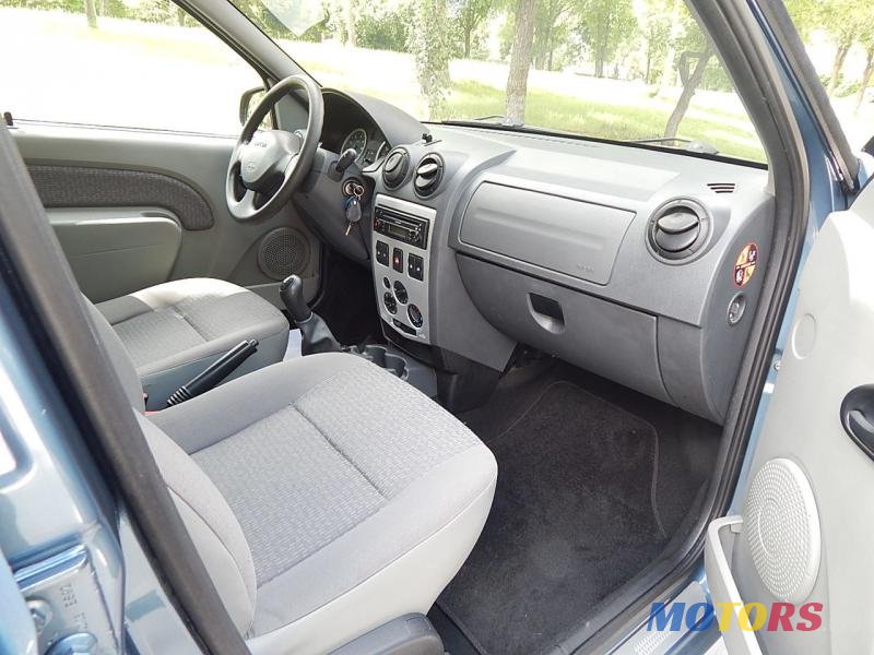 2008' Dacia Logan photo #5
