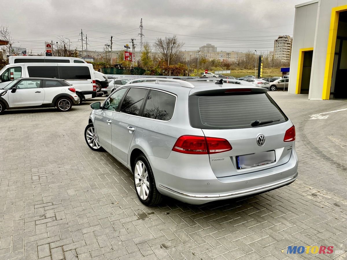 2012' Volkswagen Passat photo #4