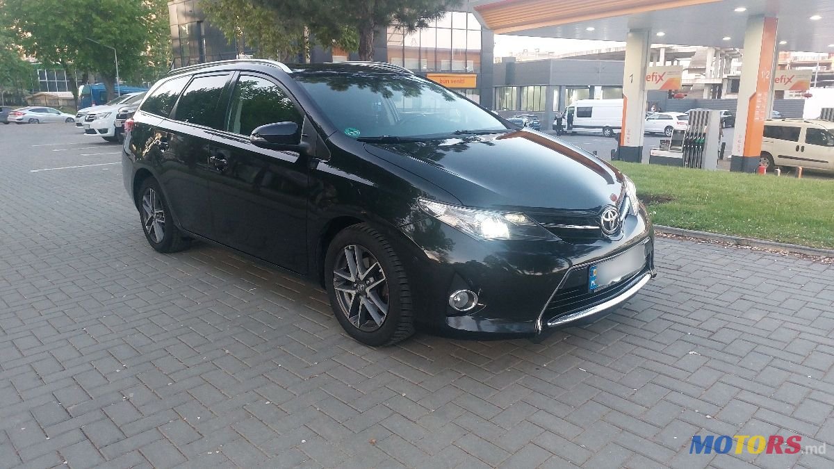 2014' Toyota Auris photo #1