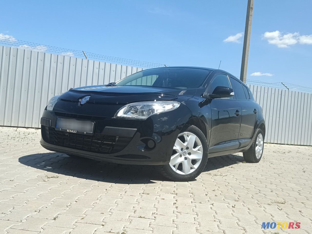 2011' Renault Megane photo #1