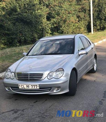 2005' Mercedes-Benz C photo #1