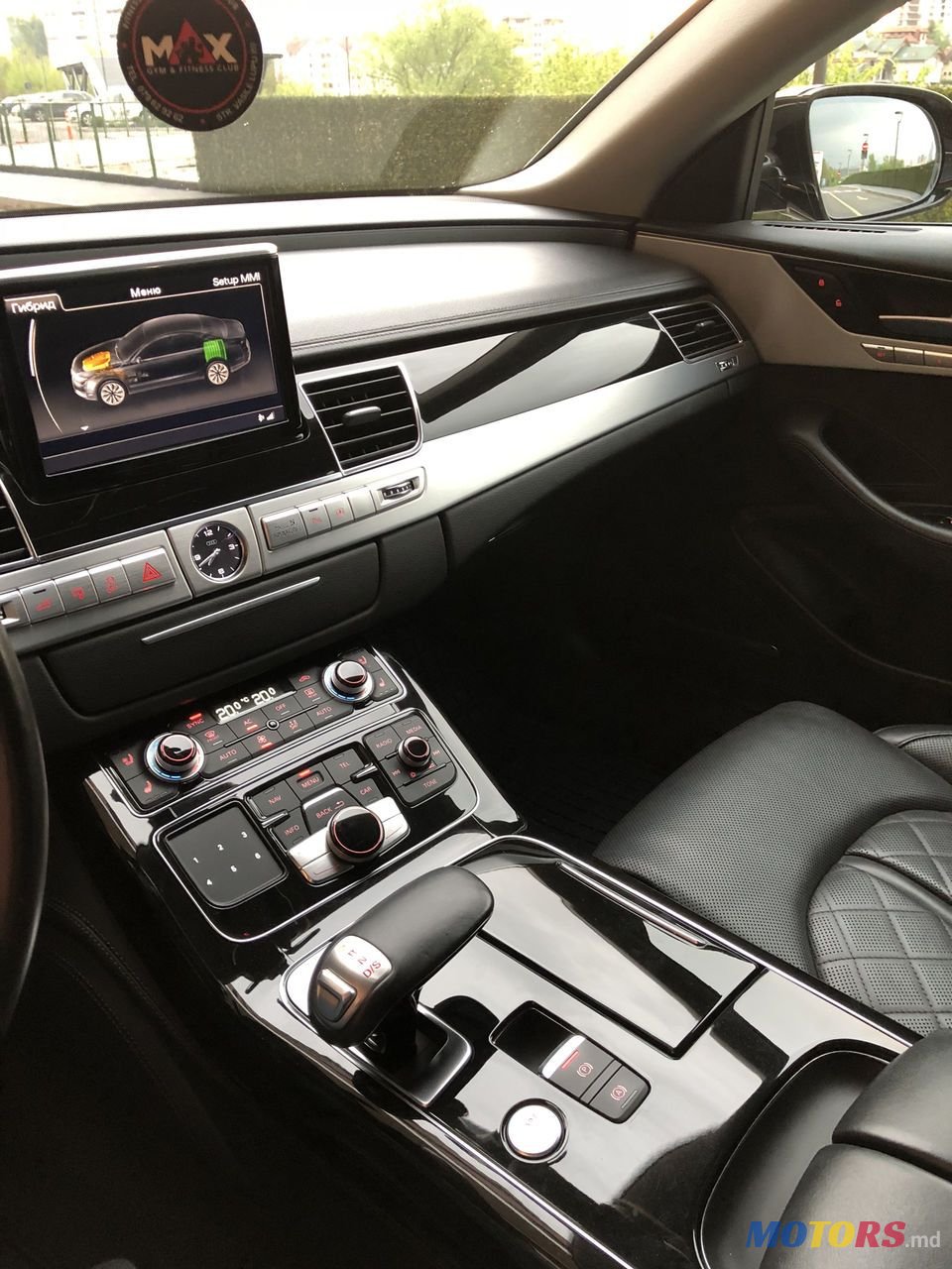 2012' Audi A8 photo #4