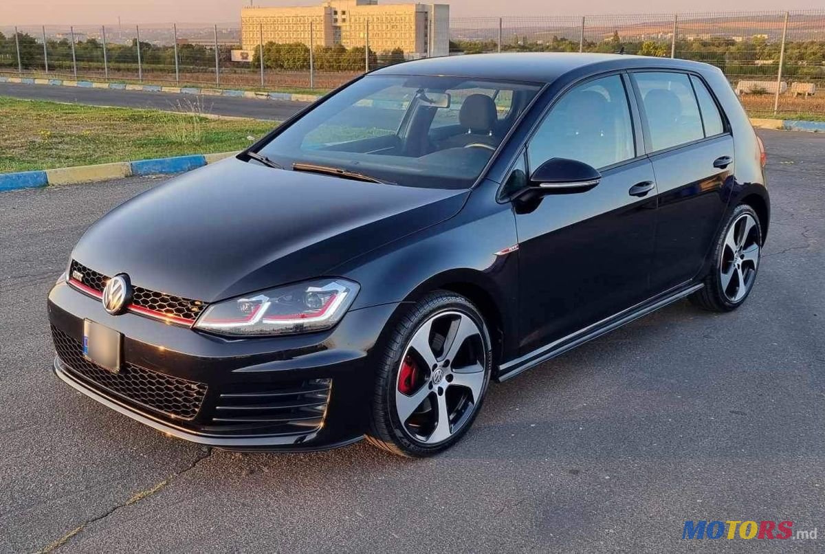 2017' Volkswagen Golf photo #5