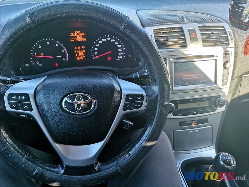 2014' Toyota Avensis photo #5