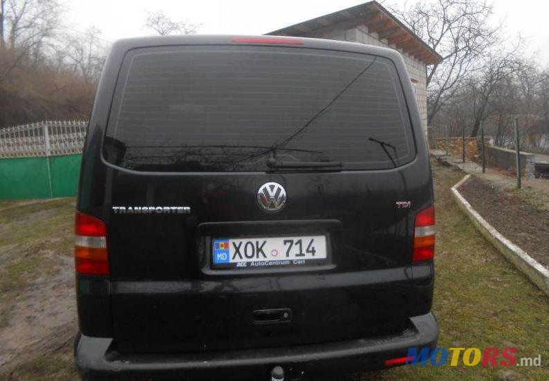2005' Volkswagen Transporter photo #2