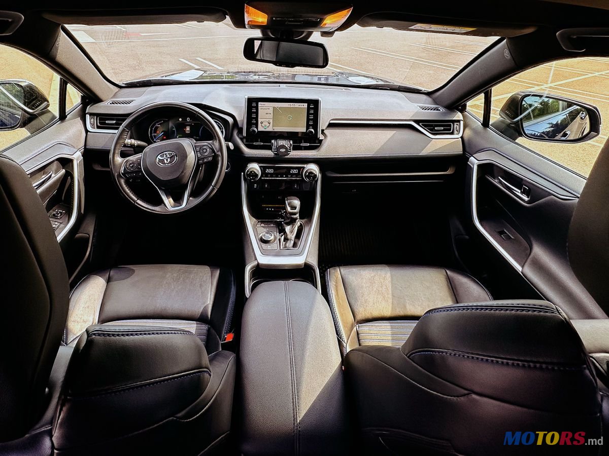 2019' Toyota RAV4 photo #1