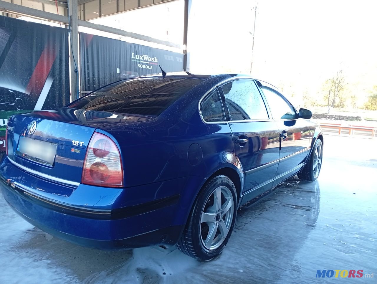 2001' Volkswagen Passat photo #6