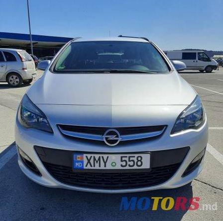 2013' Opel Astra photo #1