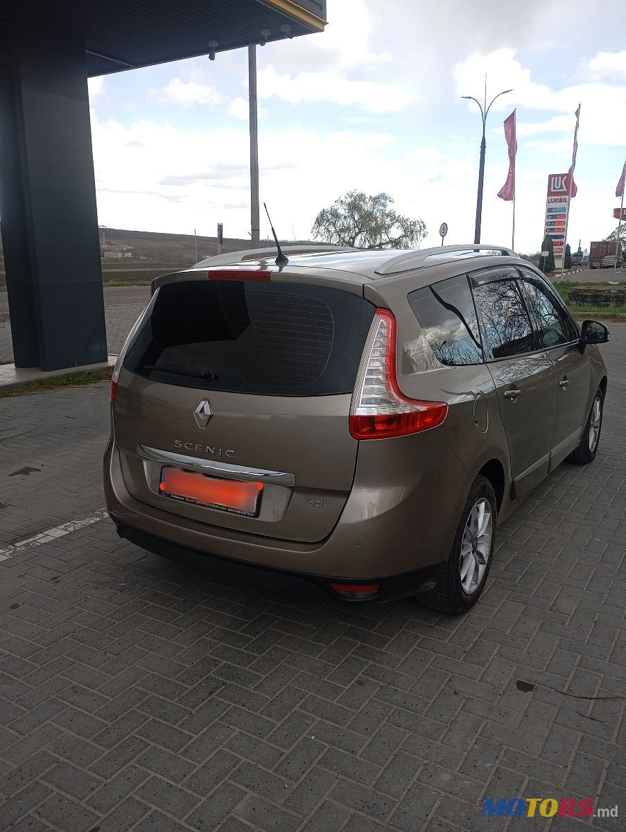 2012' Renault Grand Scenic photo #4
