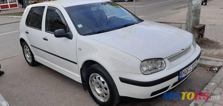 2001' Volkswagen Golf photo #1