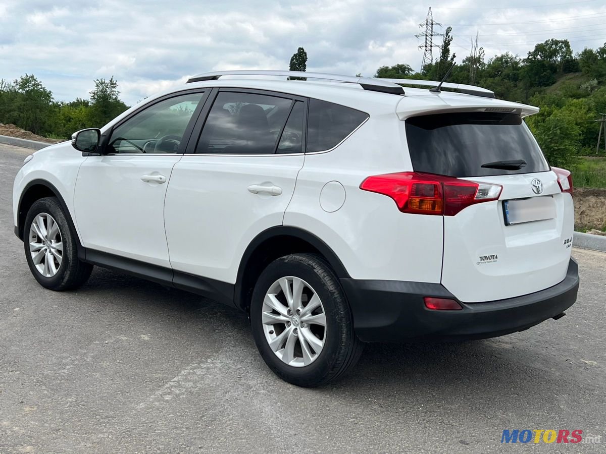 2013' Toyota RAV4 photo #4