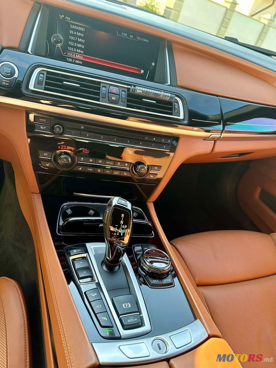 2015' BMW 7 Series photo #5