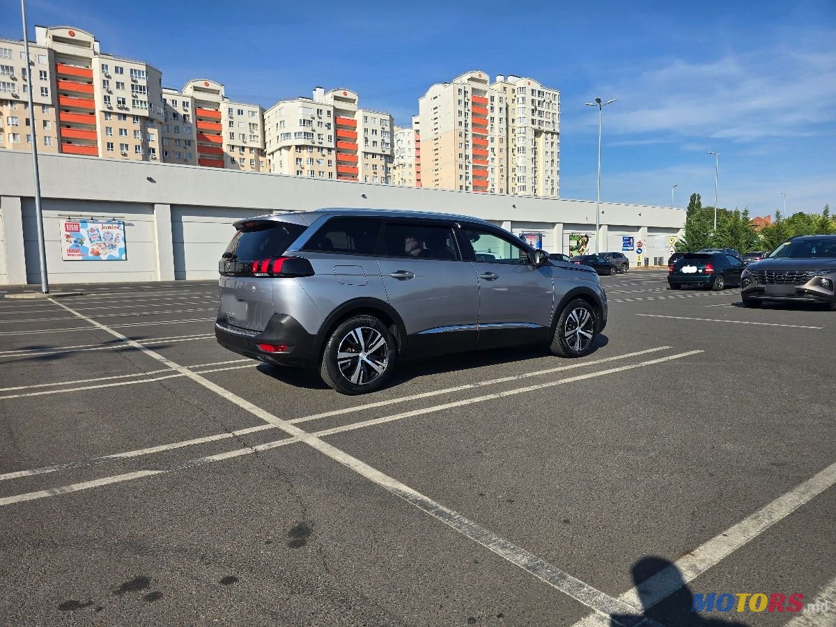 2019' Peugeot 5008 photo #3