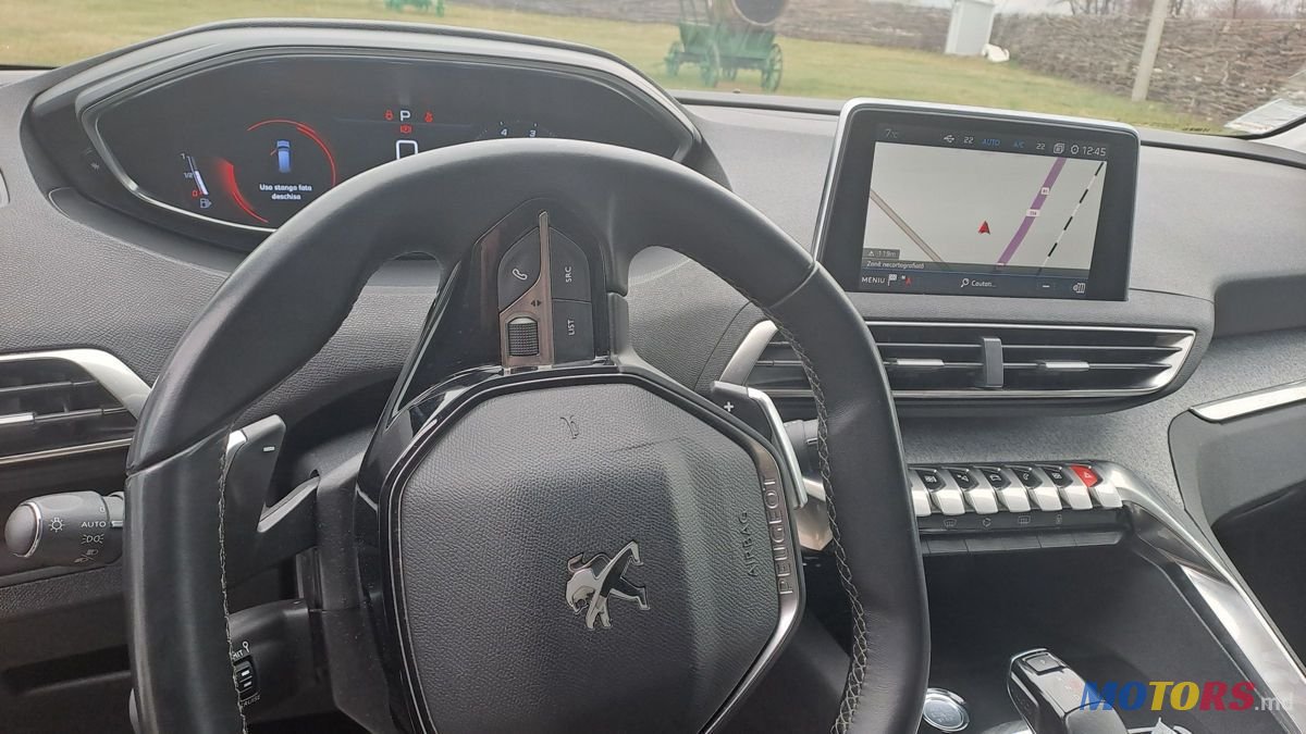 2020' Peugeot 5008 photo #6