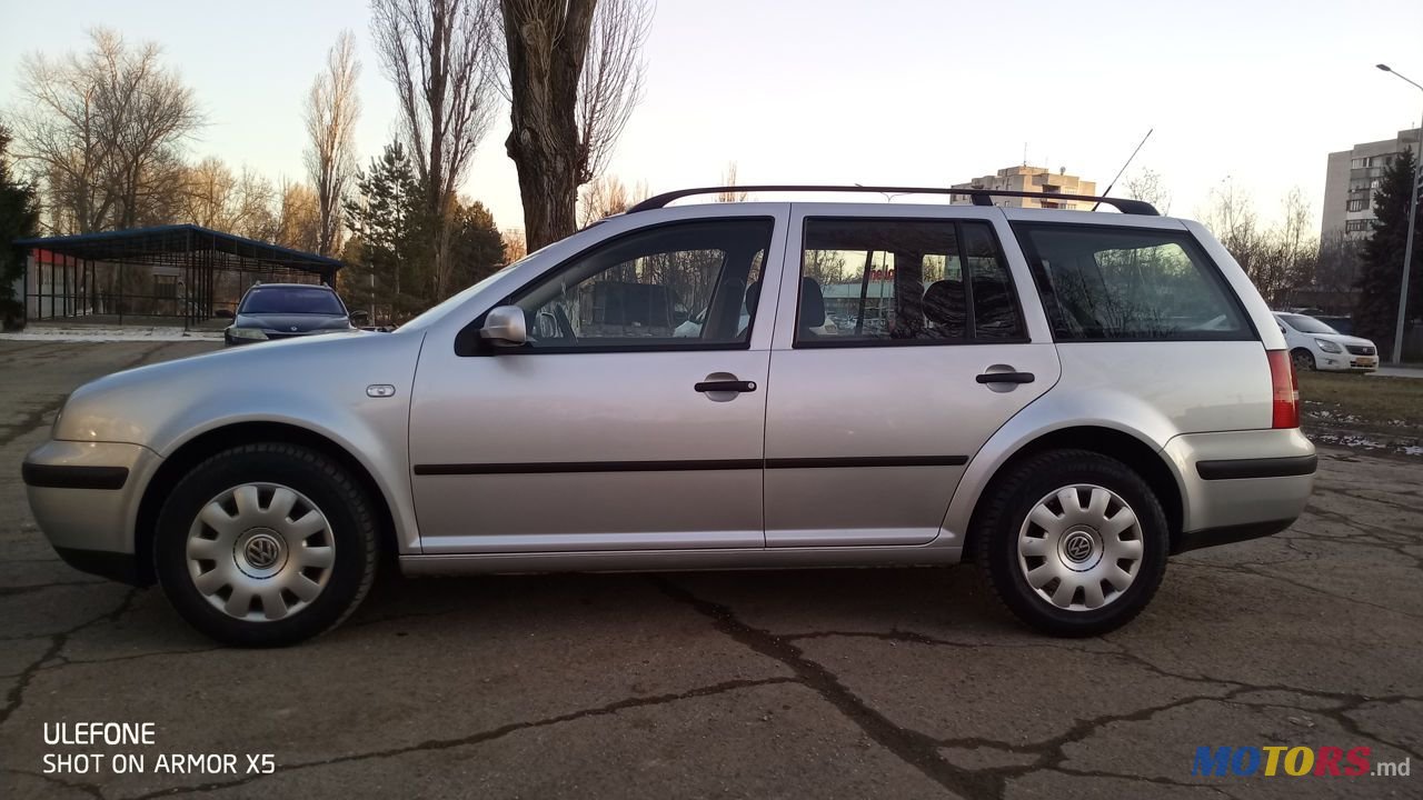 2005' Volkswagen Golf photo #3