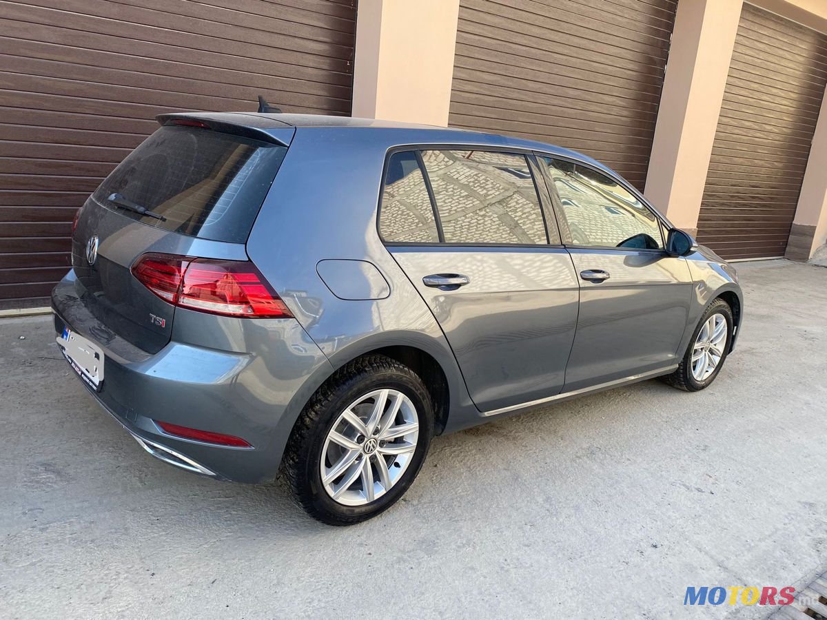 2018' Volkswagen Golf photo #2