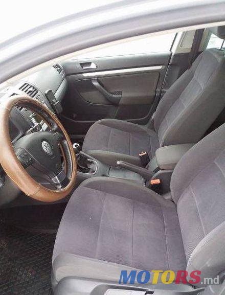 2007' Volkswagen Golf photo #2