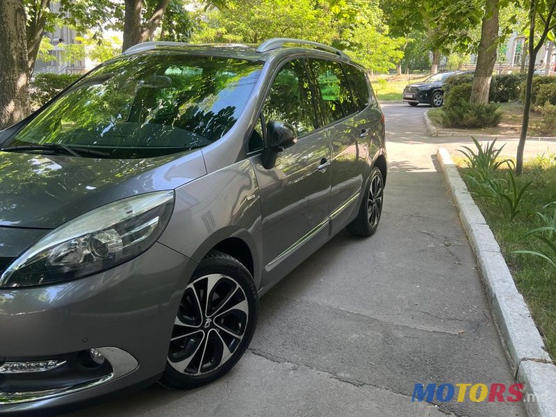 2014' Renault Grand Scenic photo #2