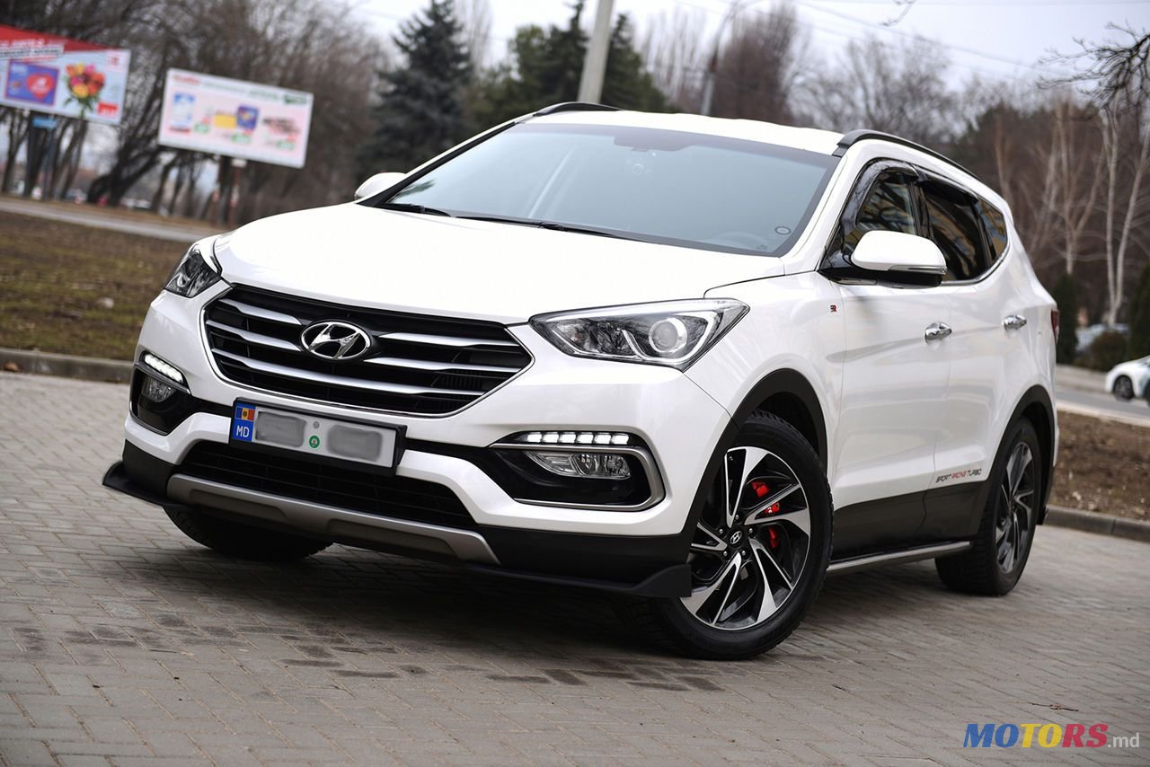 2016' Hyundai Santa Fe photo #2