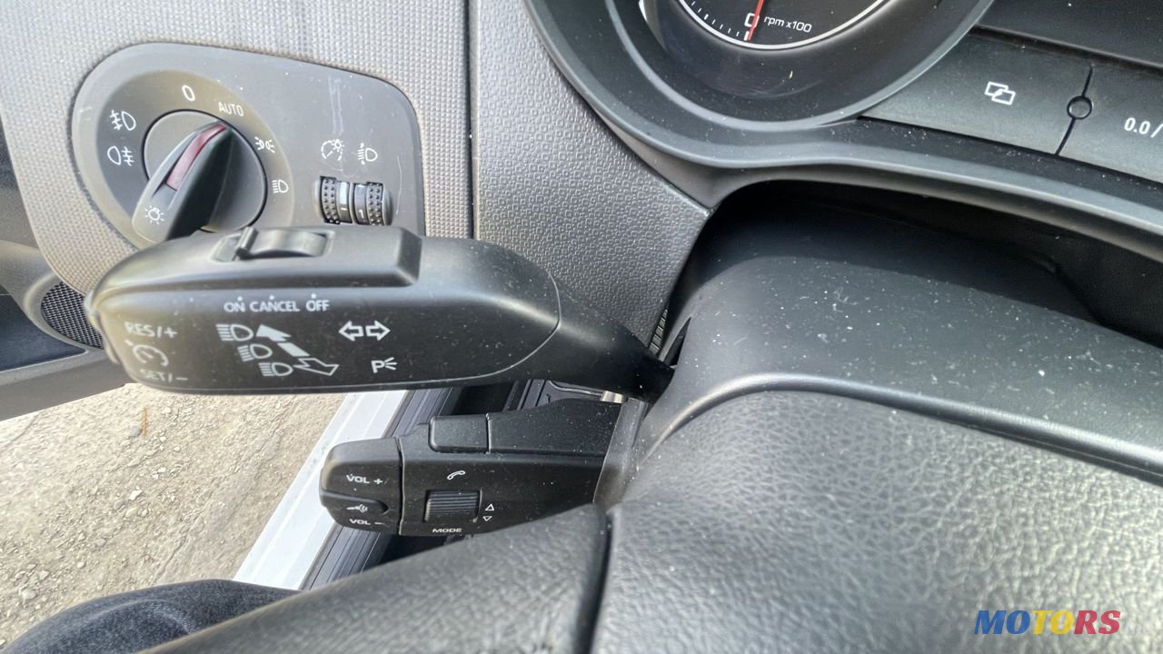 2012' SEAT Ibiza photo #5