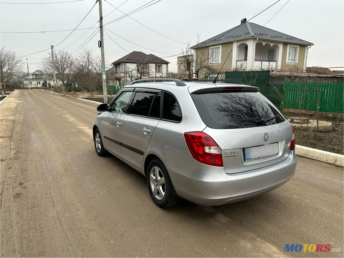 2008' Skoda Fabia photo #4