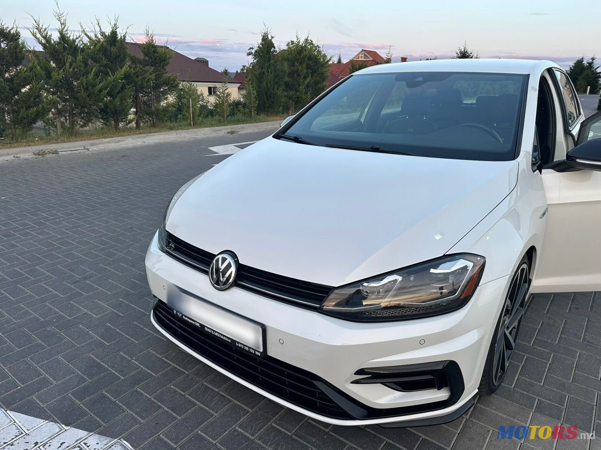 2018' Volkswagen Golf photo #5
