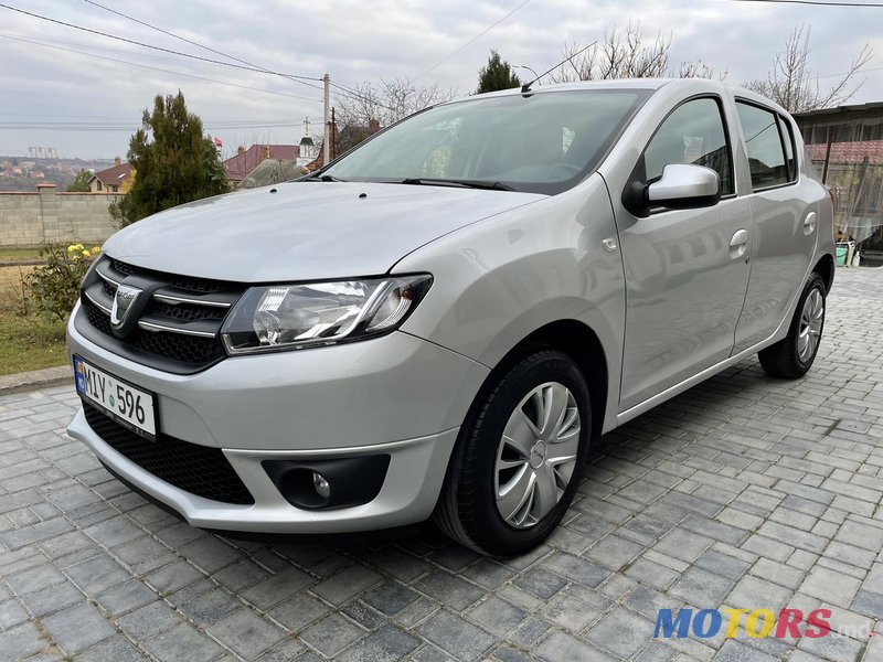 2013' Dacia Sandero photo #2