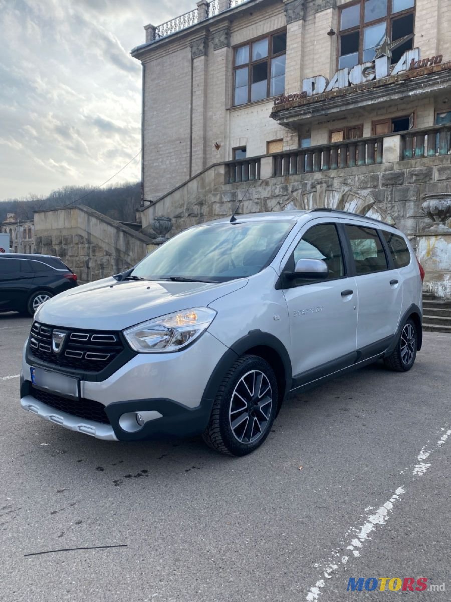 2017' Dacia Lodgy photo #1