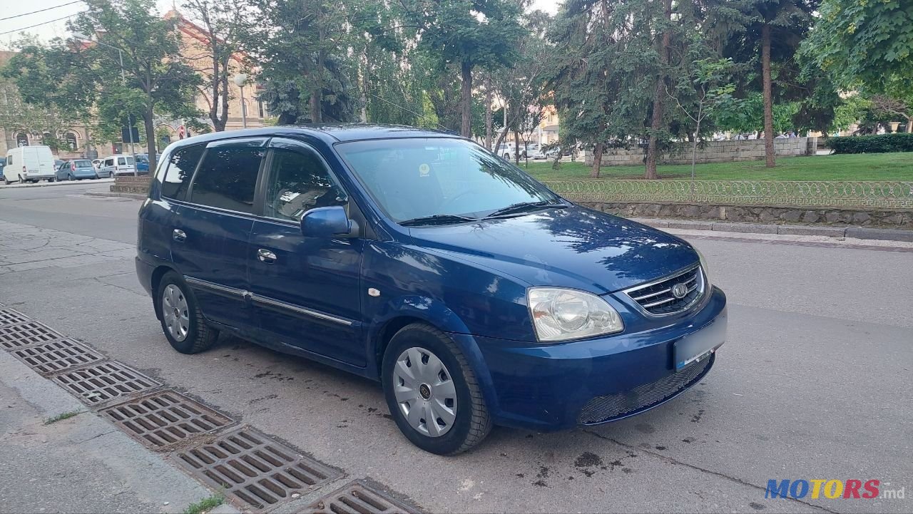 2005' Kia Carens photo #2