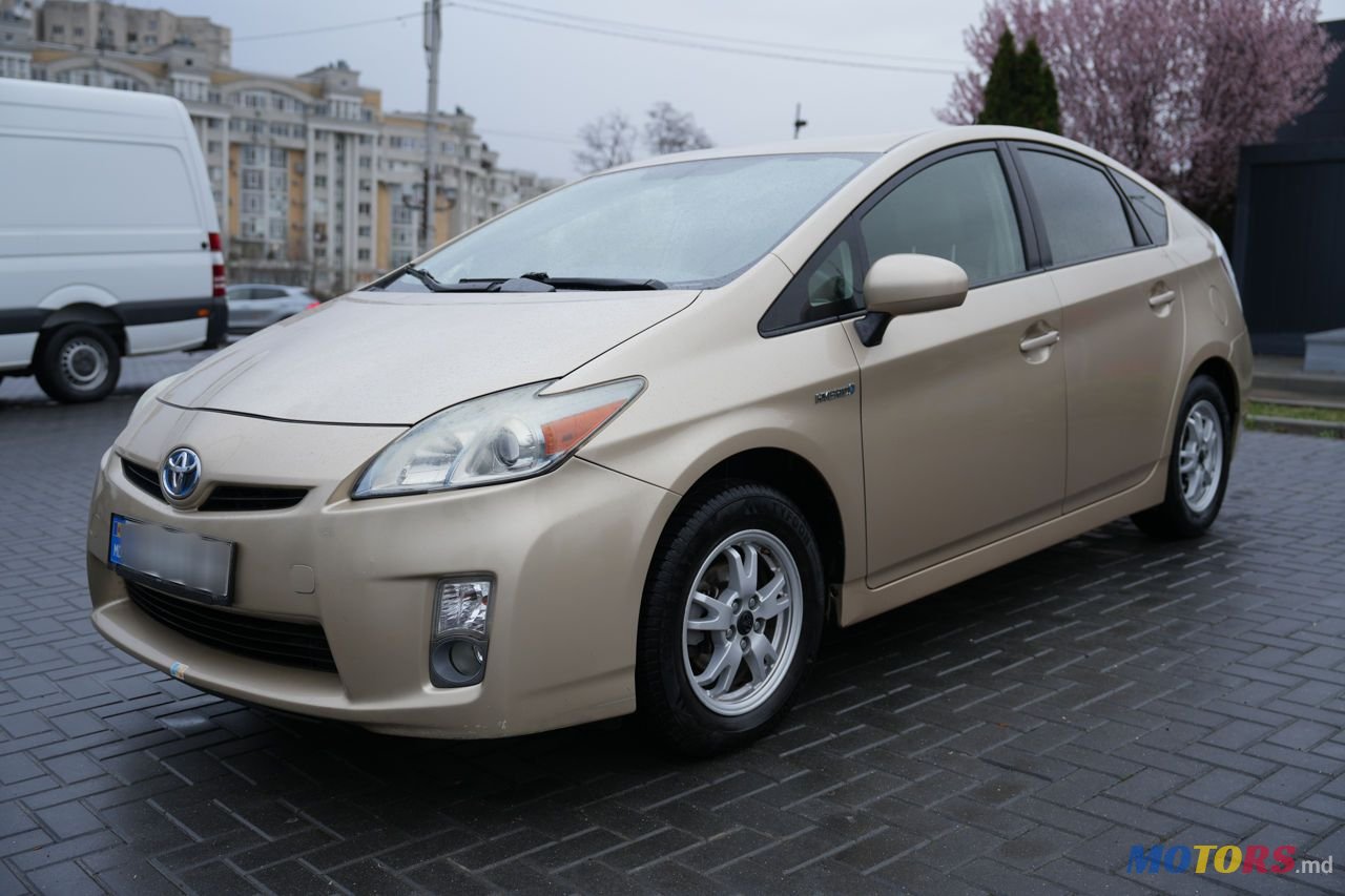 2010' Toyota Prius photo #2