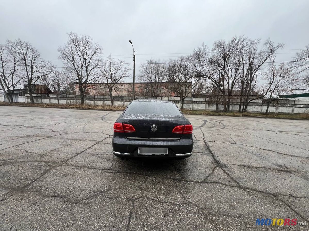 2012' Volkswagen Passat photo #2