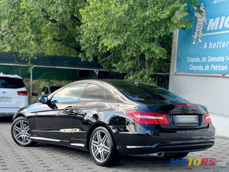 2010' Mercedes-Benz E-Class Coupe photo #4
