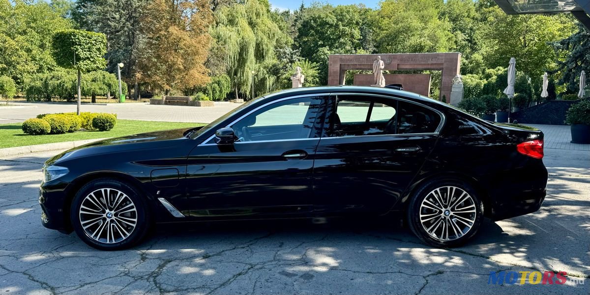 2017' BMW 5 Series photo #5