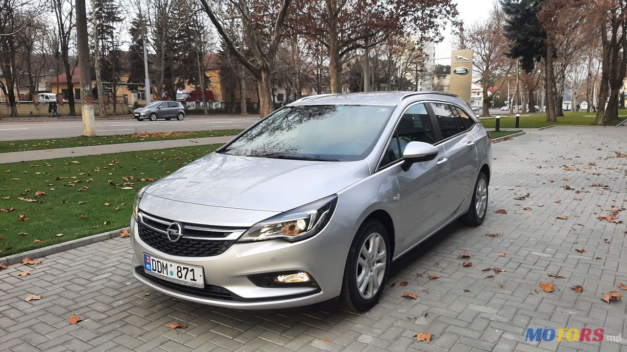 2017' Opel Astra photo #3