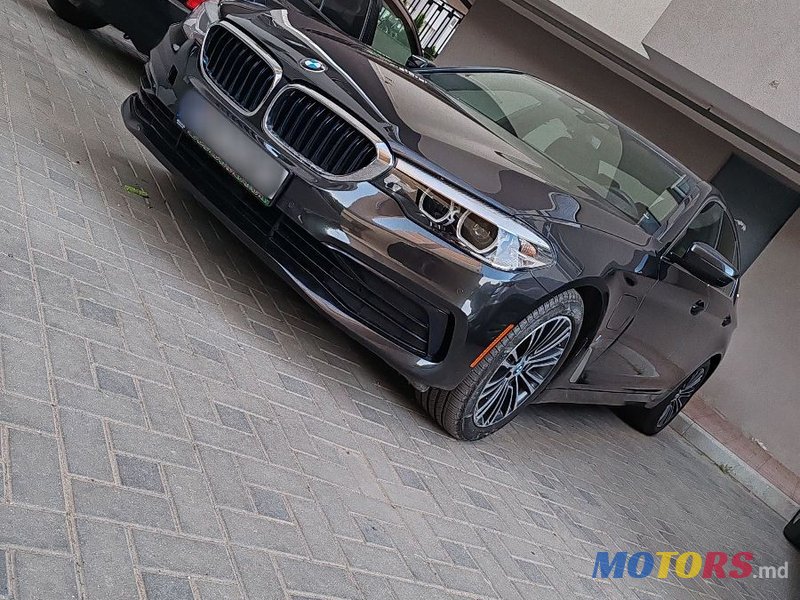 2019' BMW 5 Series photo #2