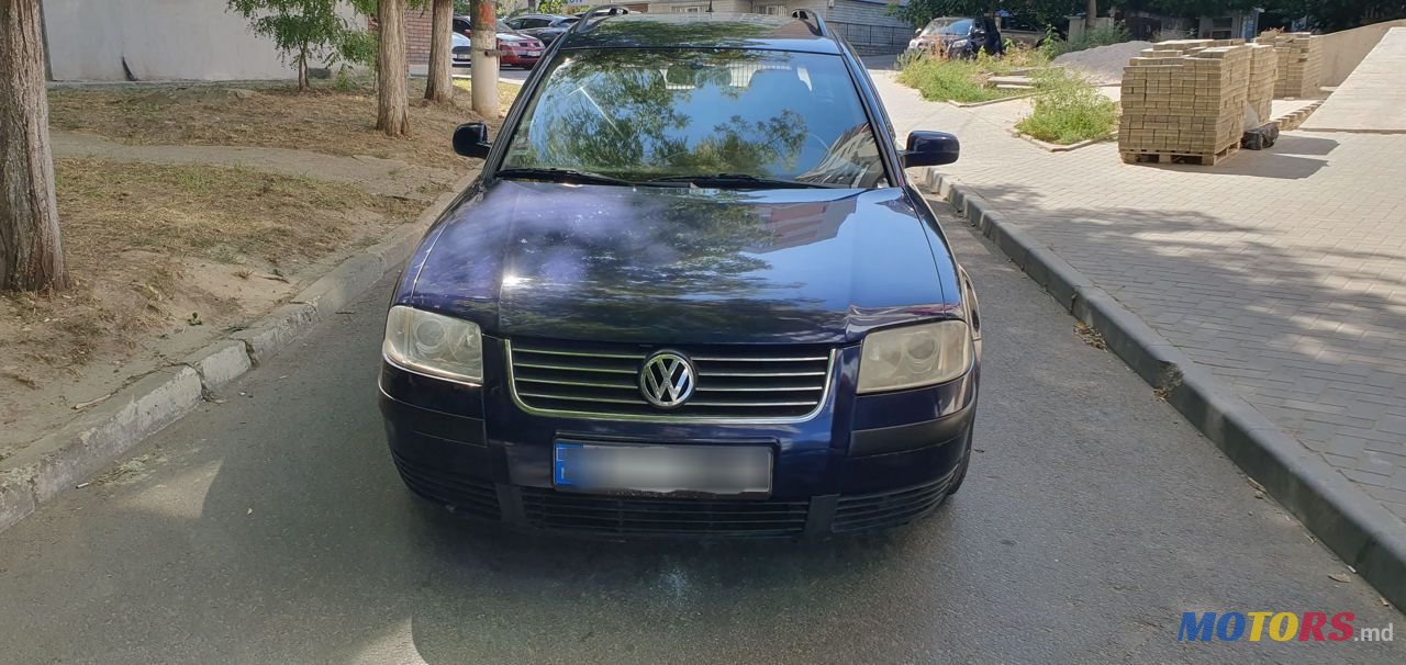 2002' Volkswagen Passat photo #2