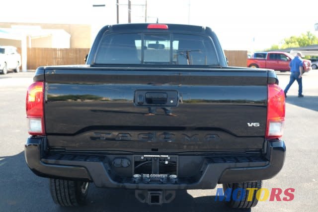 2016' Toyota Tacoma TRD Sport photo #6