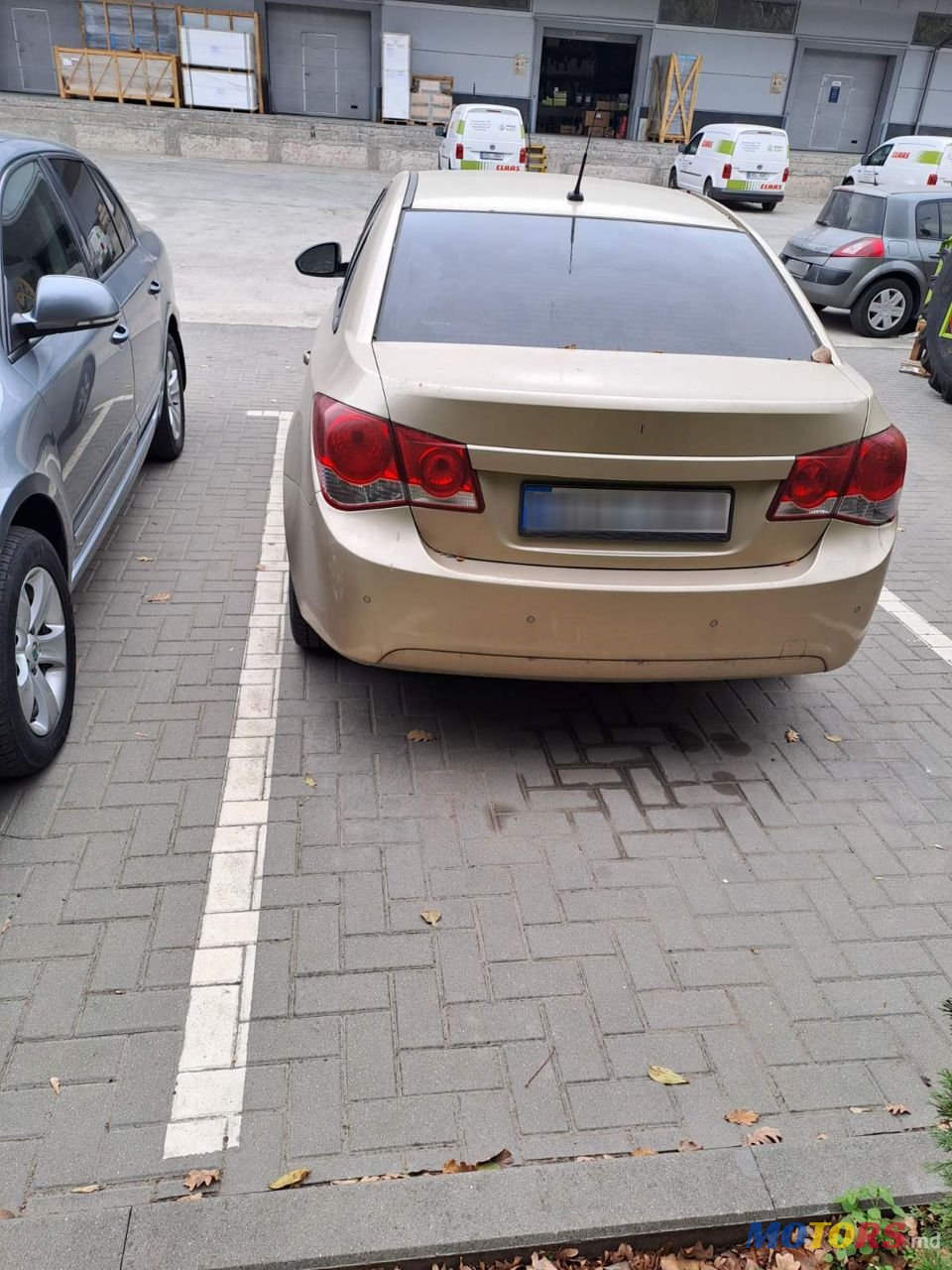 2010' Chevrolet Cruze photo #3