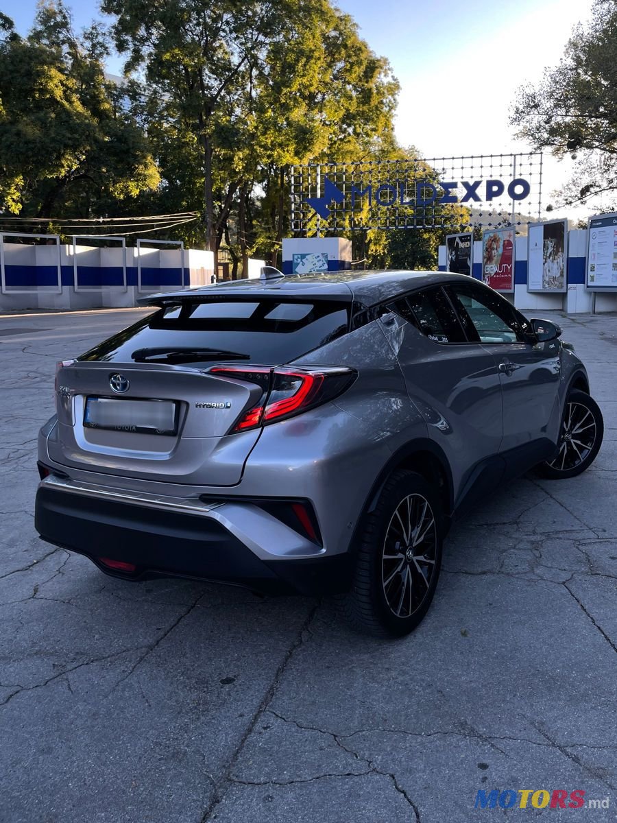 2017' Toyota C-HR photo #6