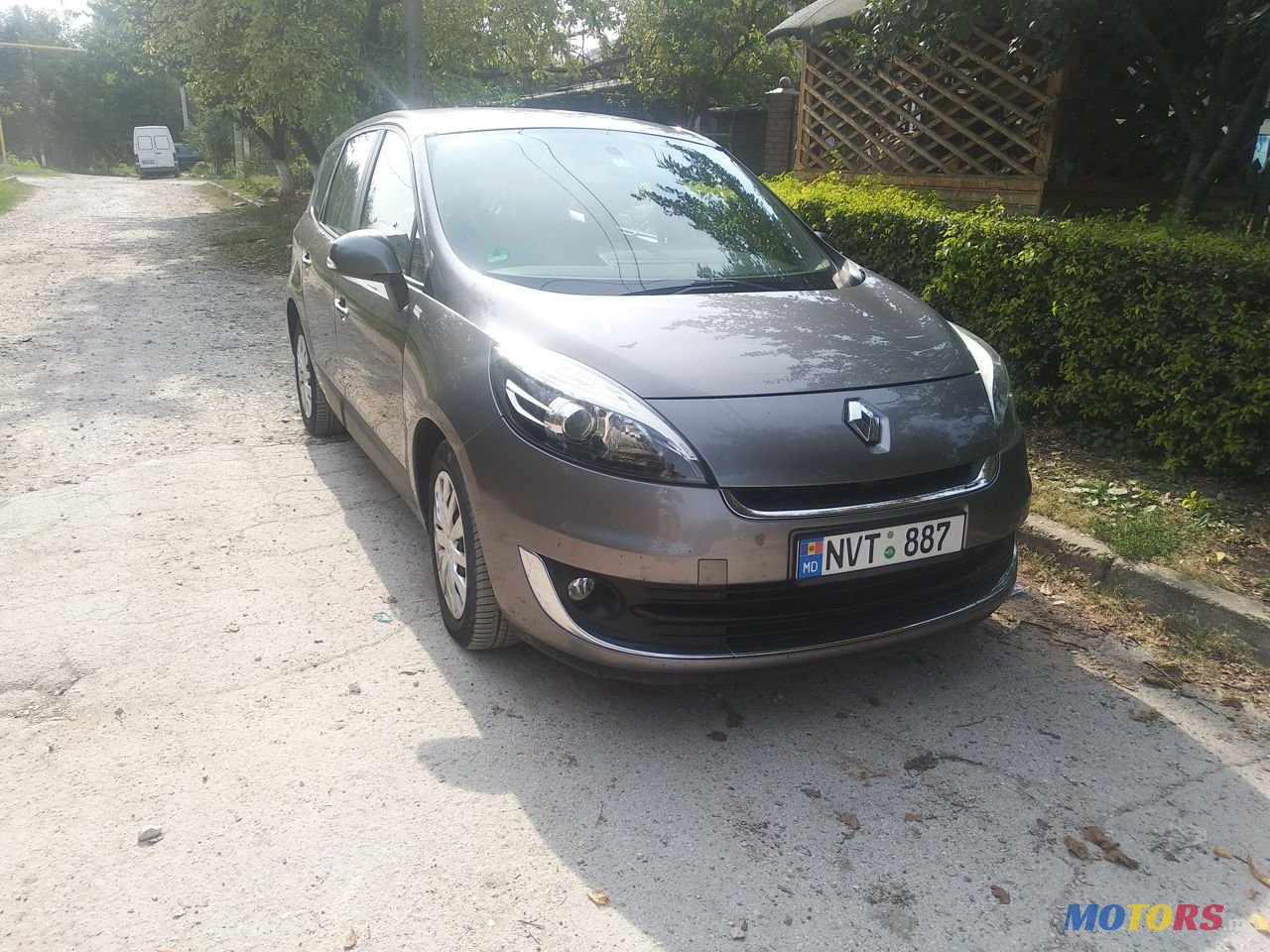 2012' Renault Grand Scenic photo #4