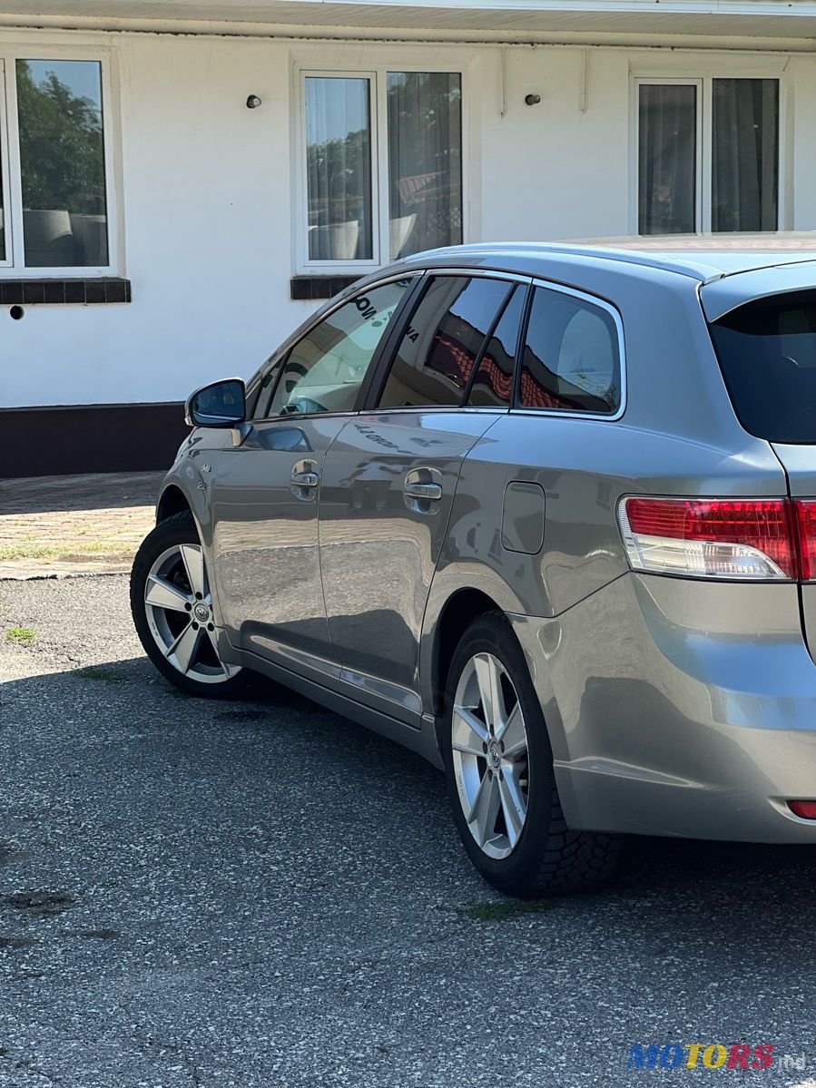 2010' Toyota Avensis photo #6
