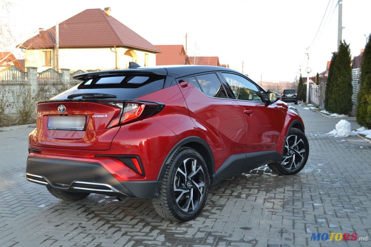2020' Toyota C-HR photo #5