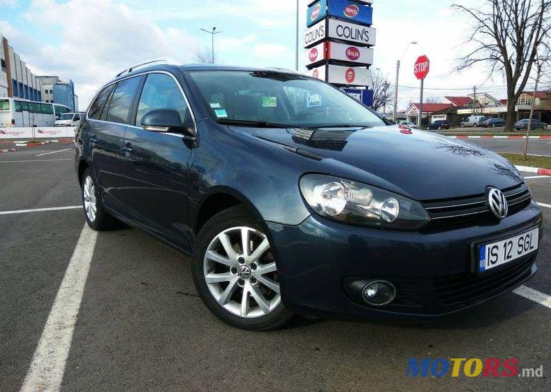 2010' Volkswagen Golf photo #2