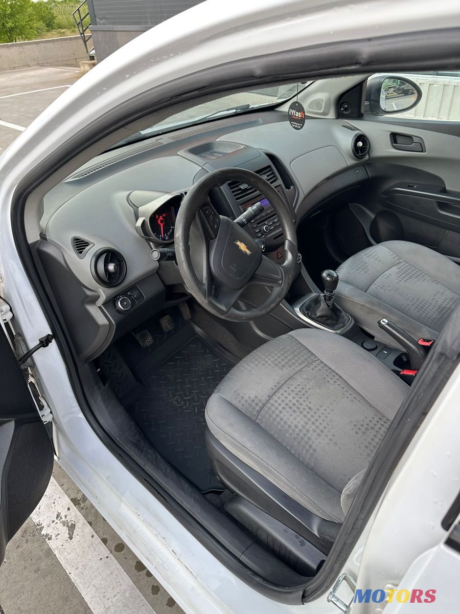 2013' Chevrolet Aveo photo #5