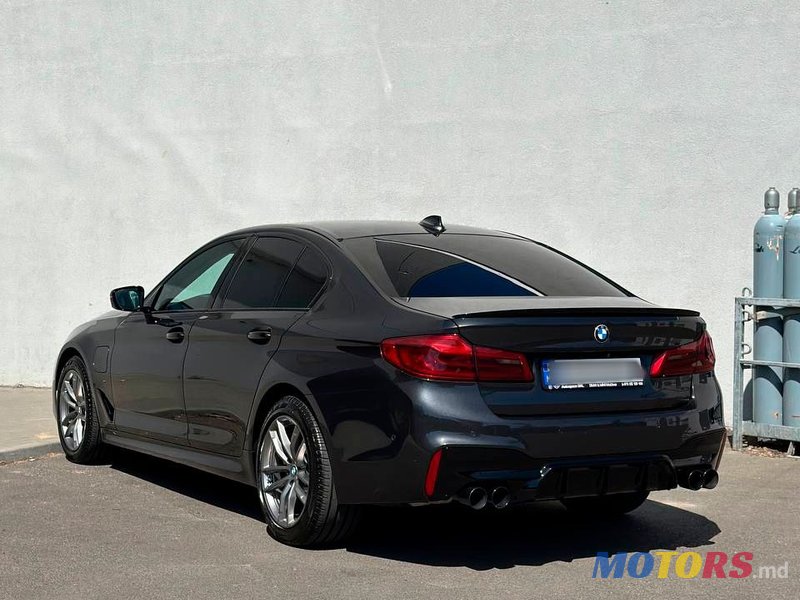 2017' BMW 5 Series photo #5