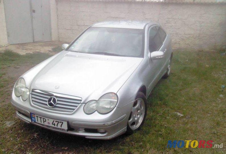 2001' Mercedes-Benz C photo #1