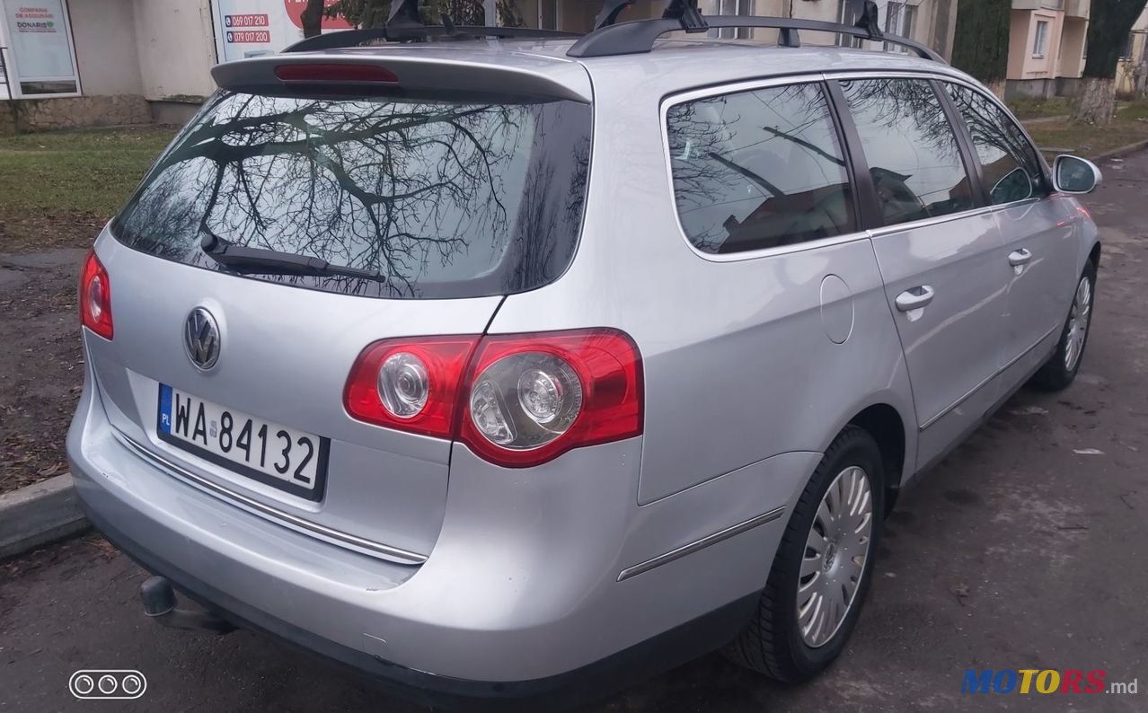 2005' Volkswagen Passat photo #3