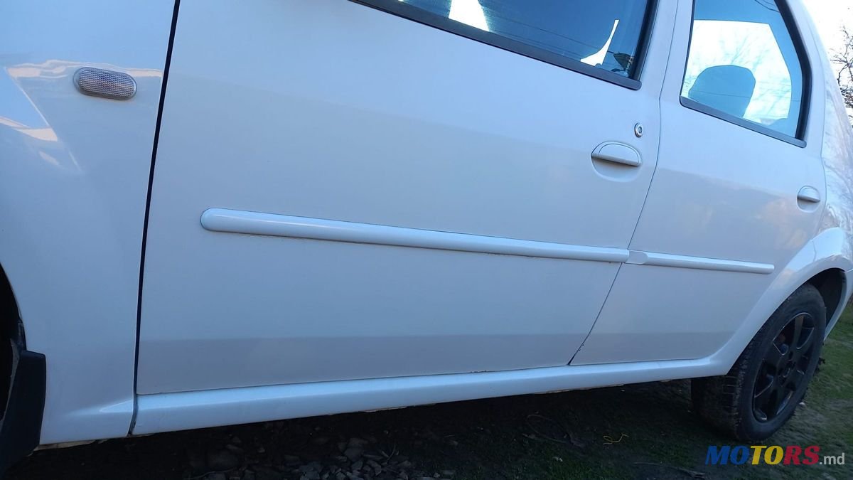 2011' Dacia Logan photo #5