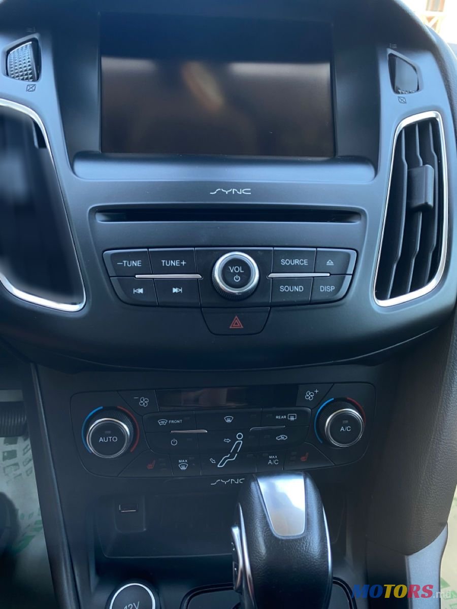 2017' Ford Focus photo #5