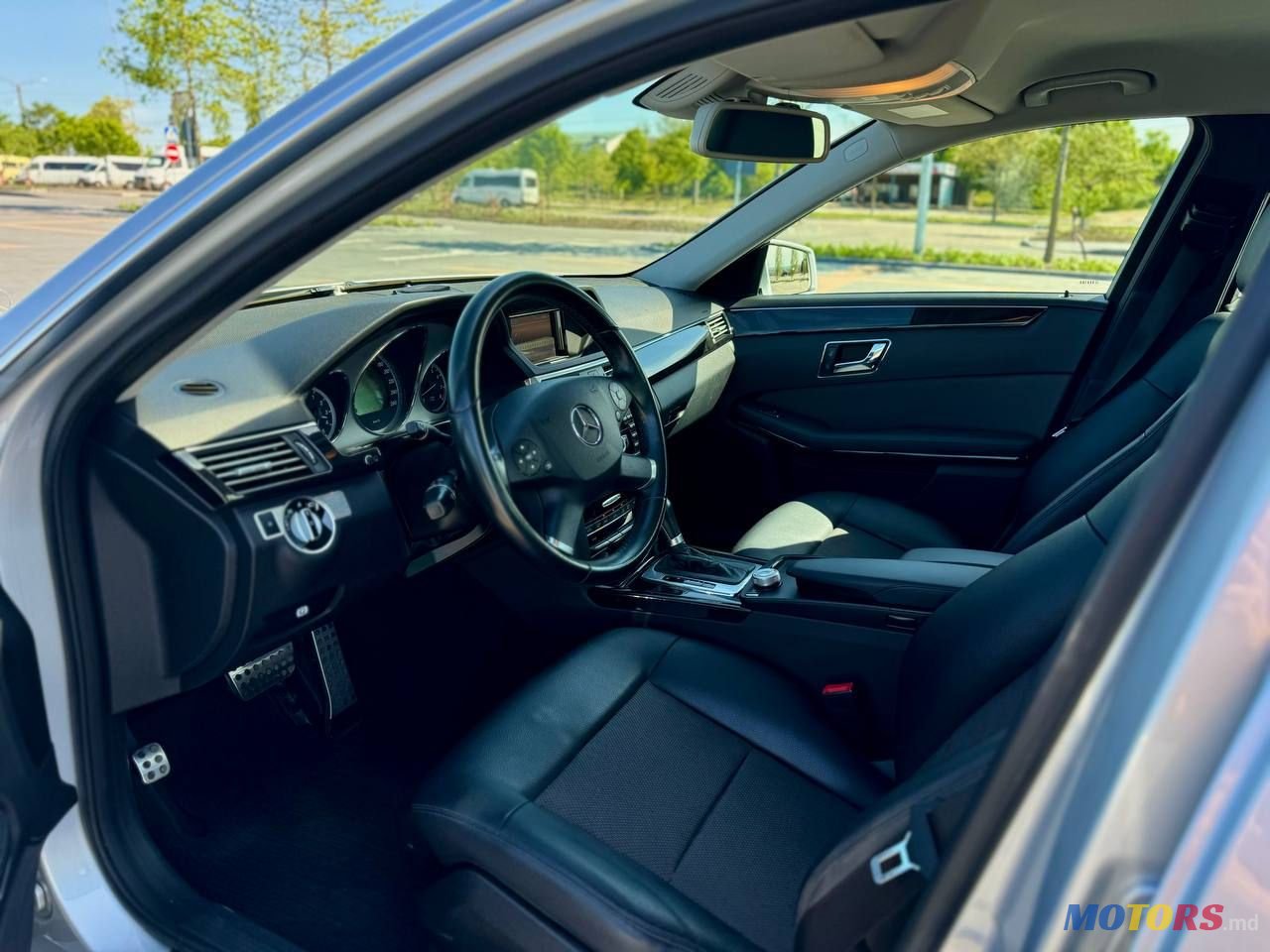 2011' Mercedes-Benz E-Class photo #4